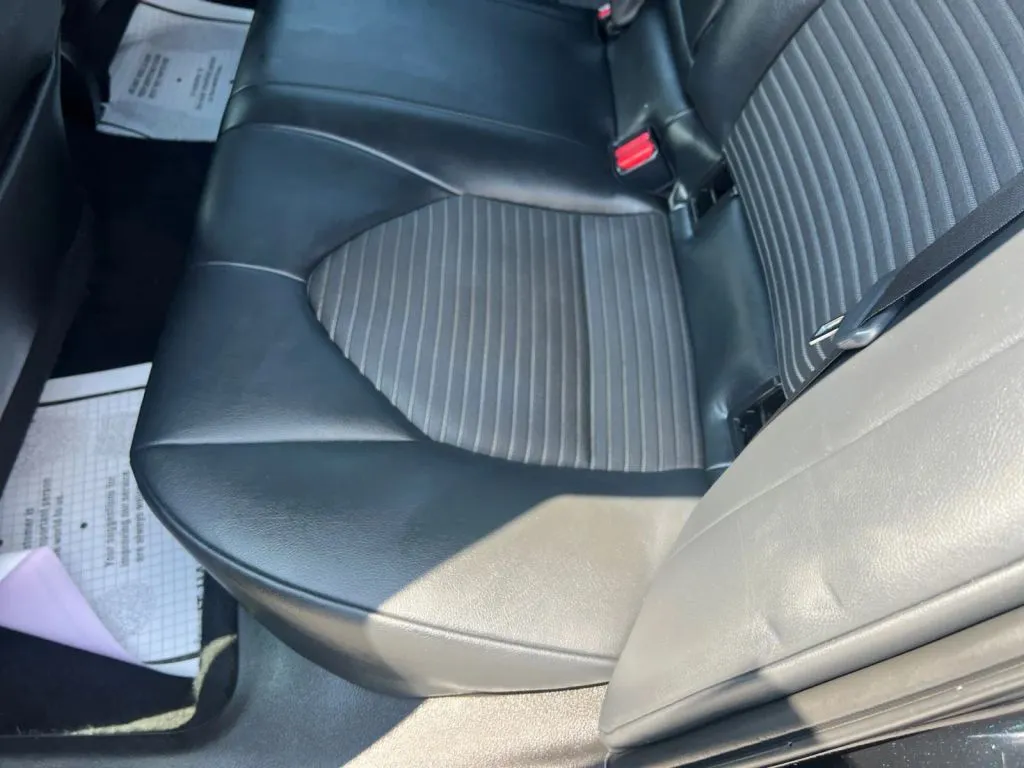 Toyota Camry photo 23