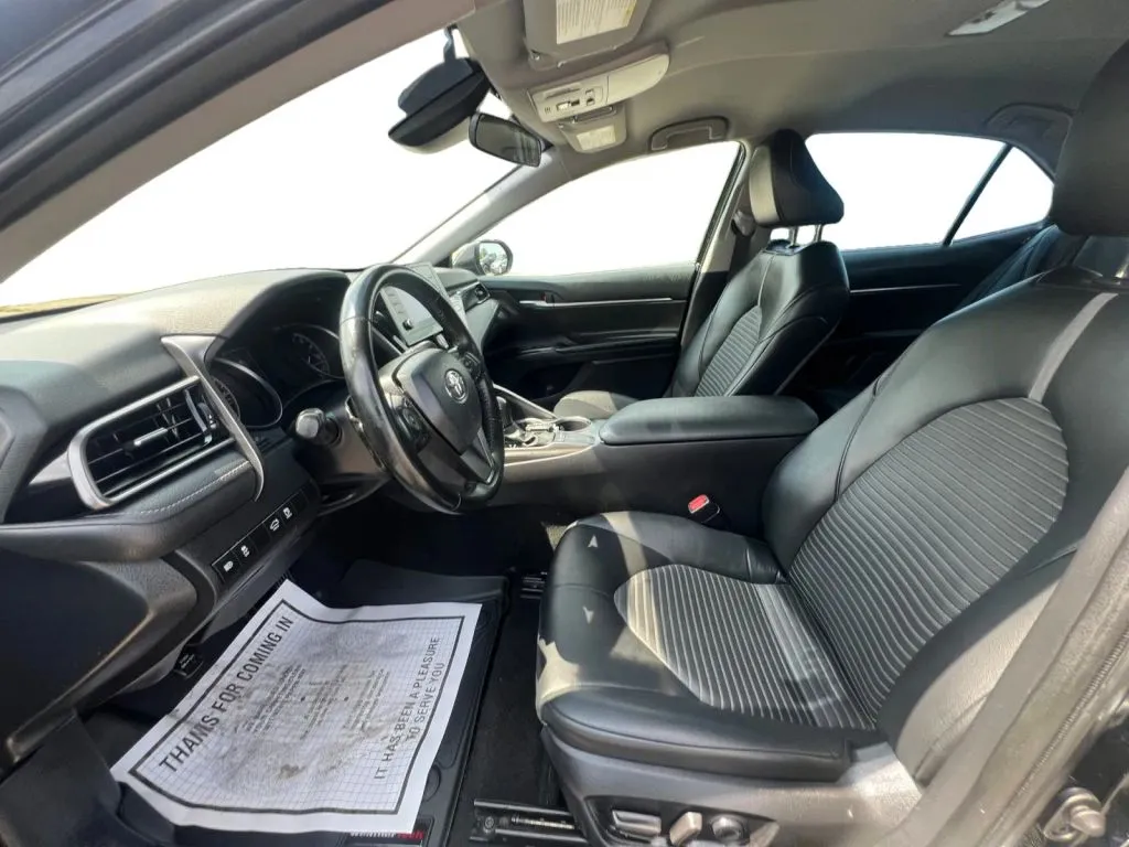 Toyota Camry photo 10
