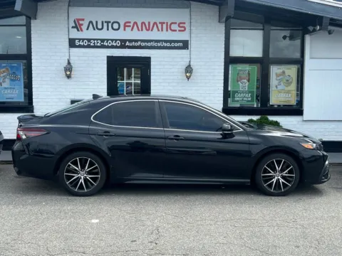 Black 2022 Toyota Camry SE Sedan 4D for sale in Fredericksburg, VA