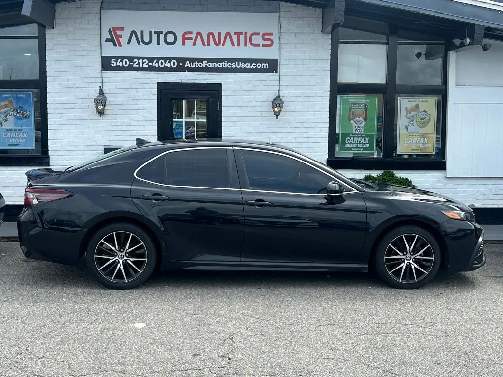 Black 2022 Toyota Camry SE Sedan 4D for sale in Fredericksburg, VA