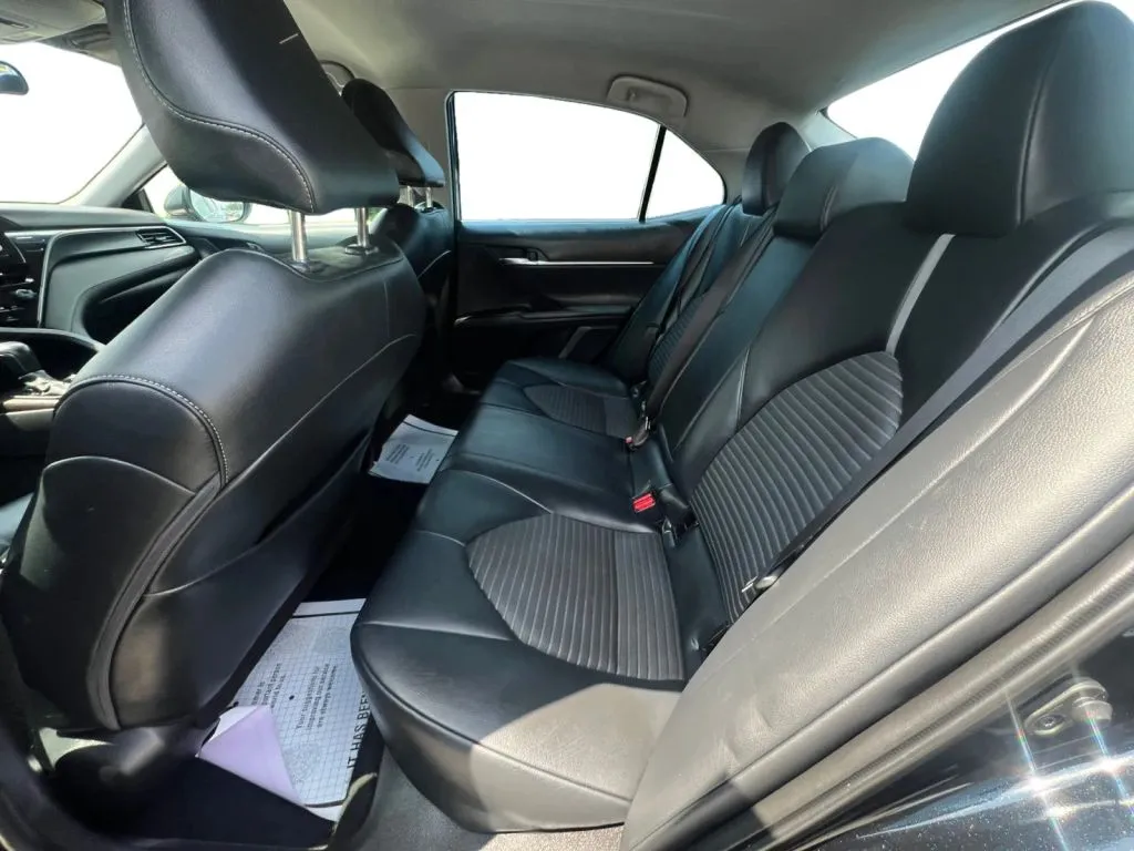 Toyota Camry photo 14