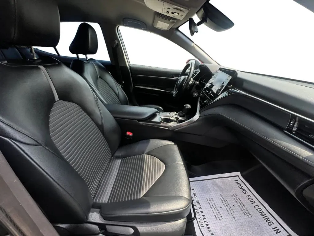 Toyota Camry photo 15