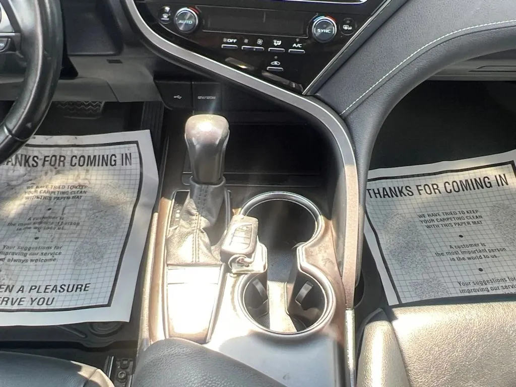 Toyota Camry photo 12