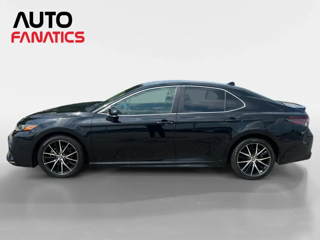 Toyota Camry photo 2