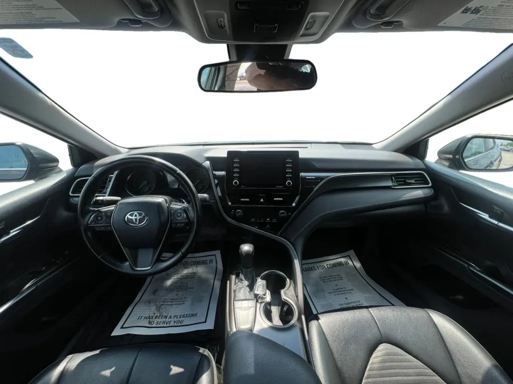 Toyota Camry photo 11