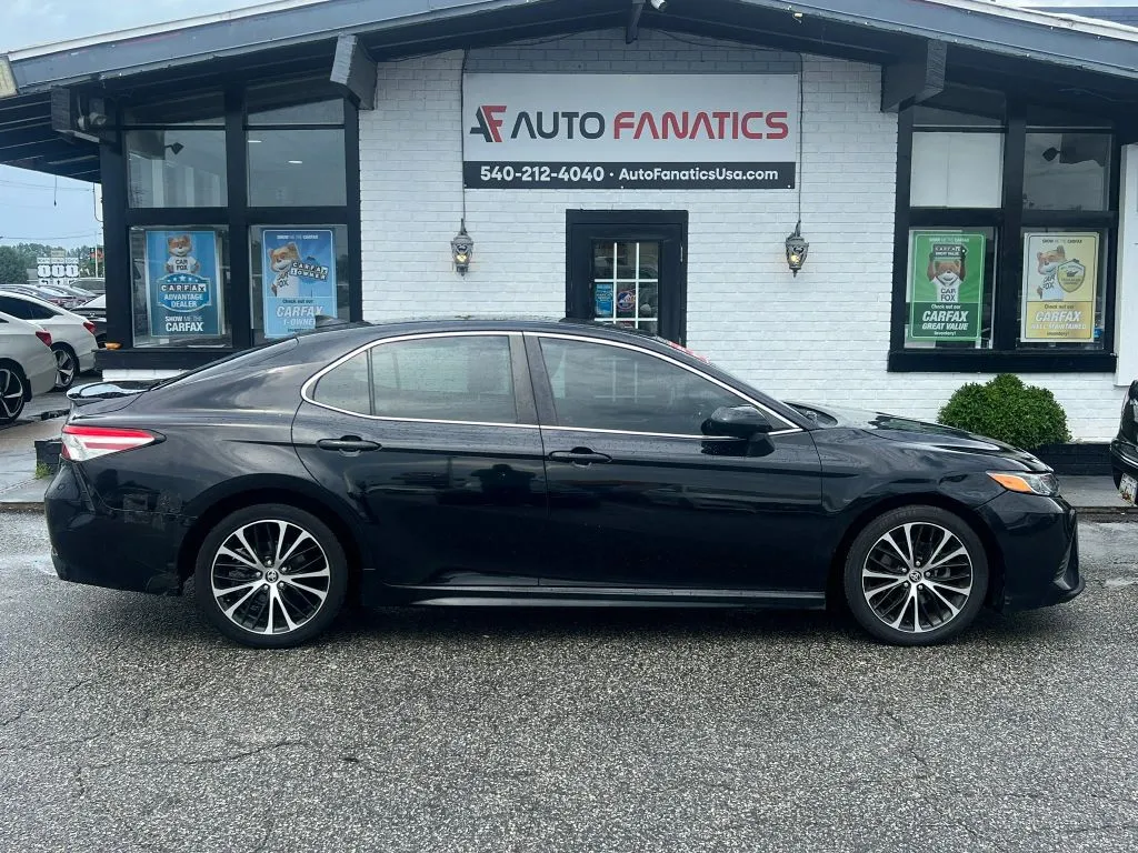 Black 2020 Toyota Camry SE Sedan 4D for sale in Fredericksburg, VA