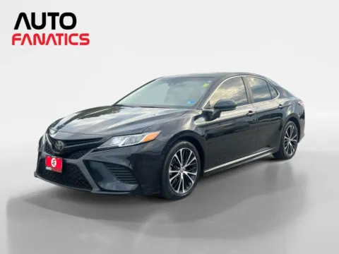 Black 2020 Toyota Camry SE Sedan 4D for sale in Fredericksburg, VA