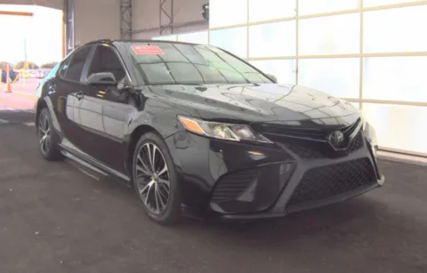 Photos of 2020 Toyota Camry SE Sedan 4D for sale in Fredericksburg, VA at Auto Fanatics