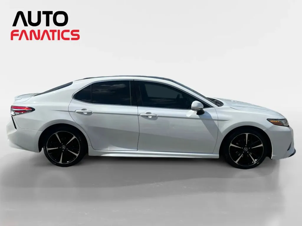 Toyota Camry photo 7