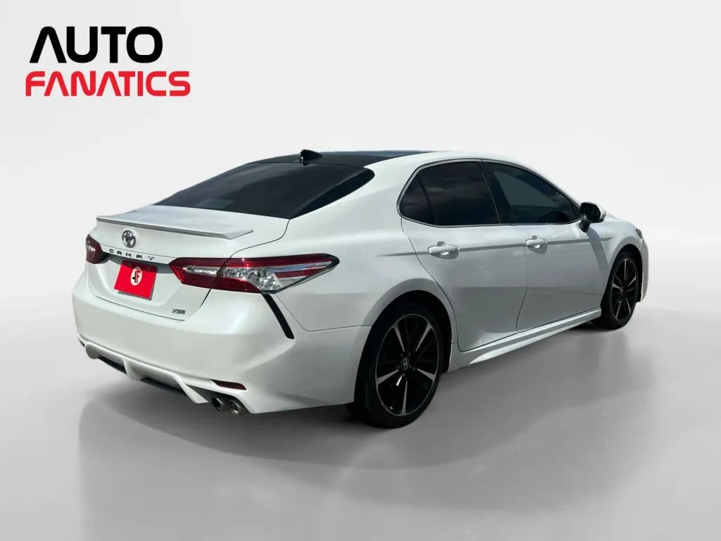 Toyota Camry photo 6