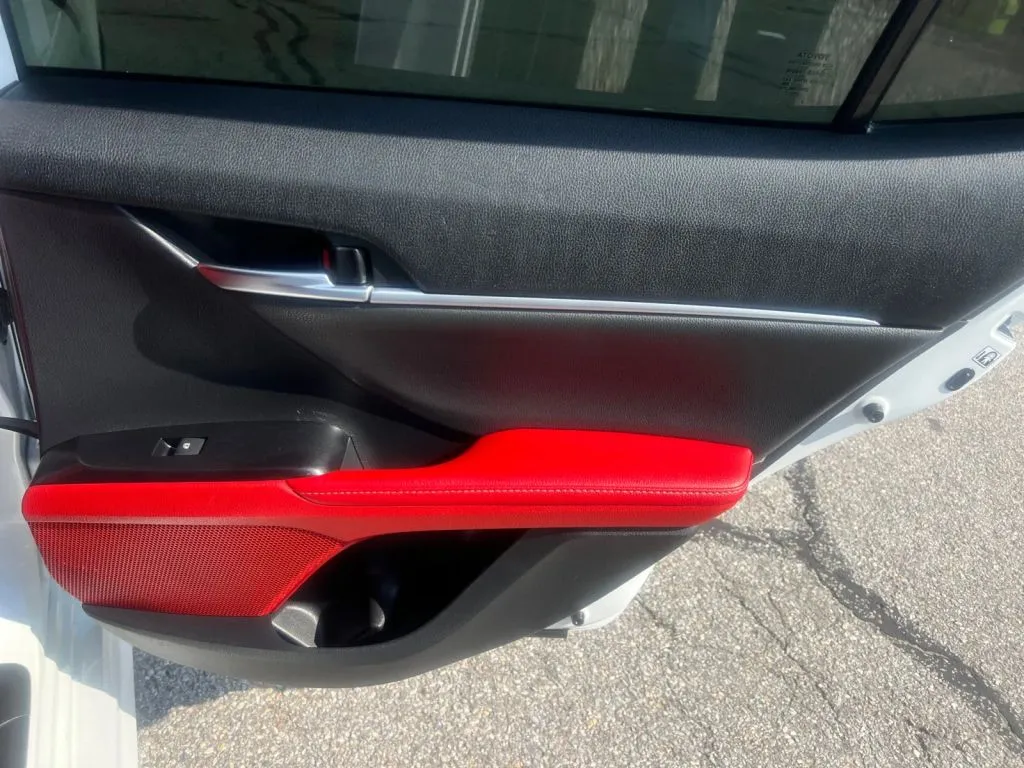 Toyota Camry photo 20