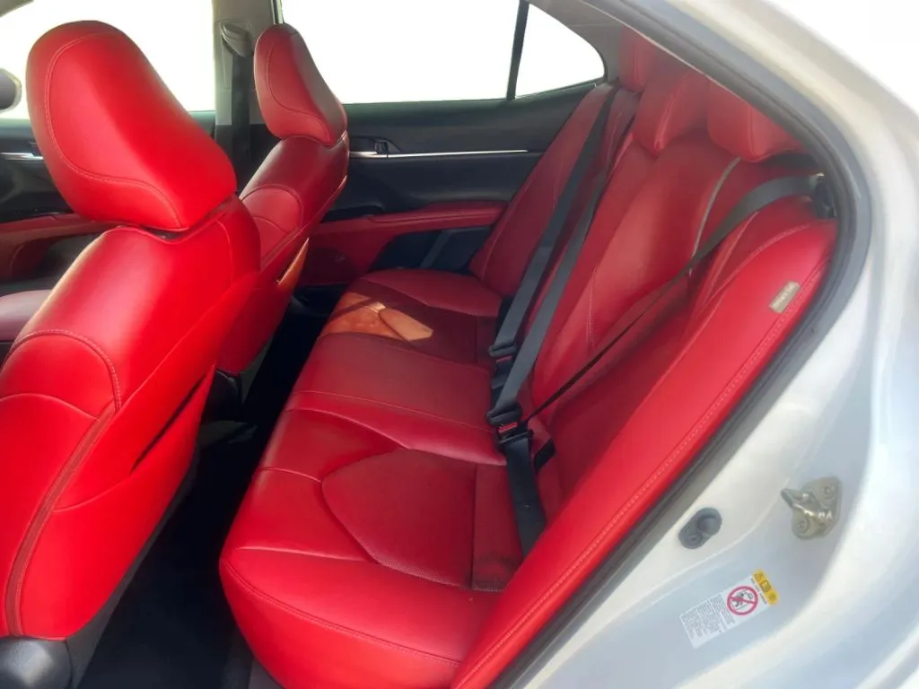 Toyota Camry photo 13