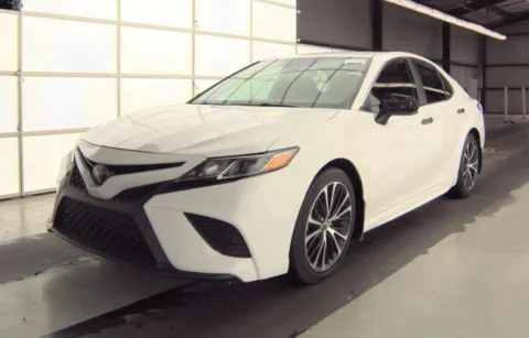 White 2019 Toyota Camry SE Sedan 4D for sale in Fredericksburg, VA