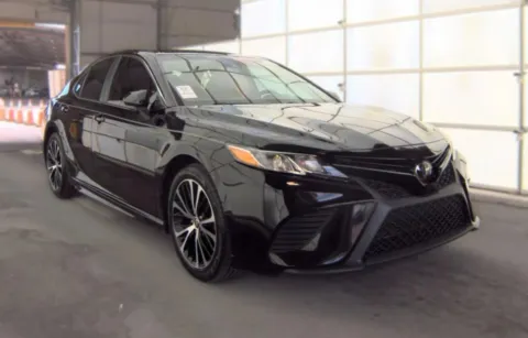 Photos of 2020 Toyota Camry SE Sedan 4D for sale in Fredericksburg, VA at Auto Fanatics