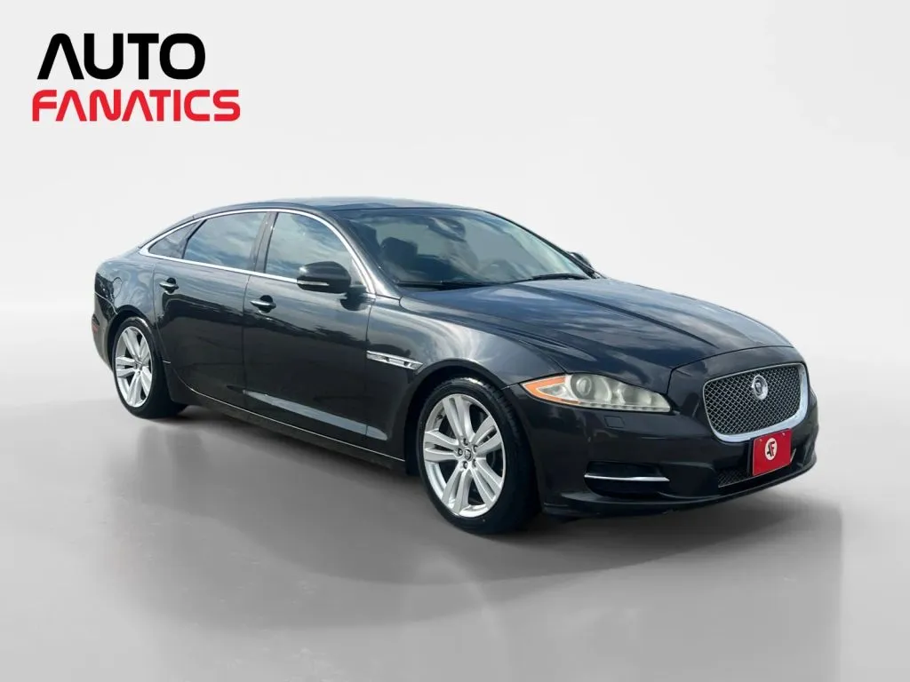 Jaguar XJ photo 8