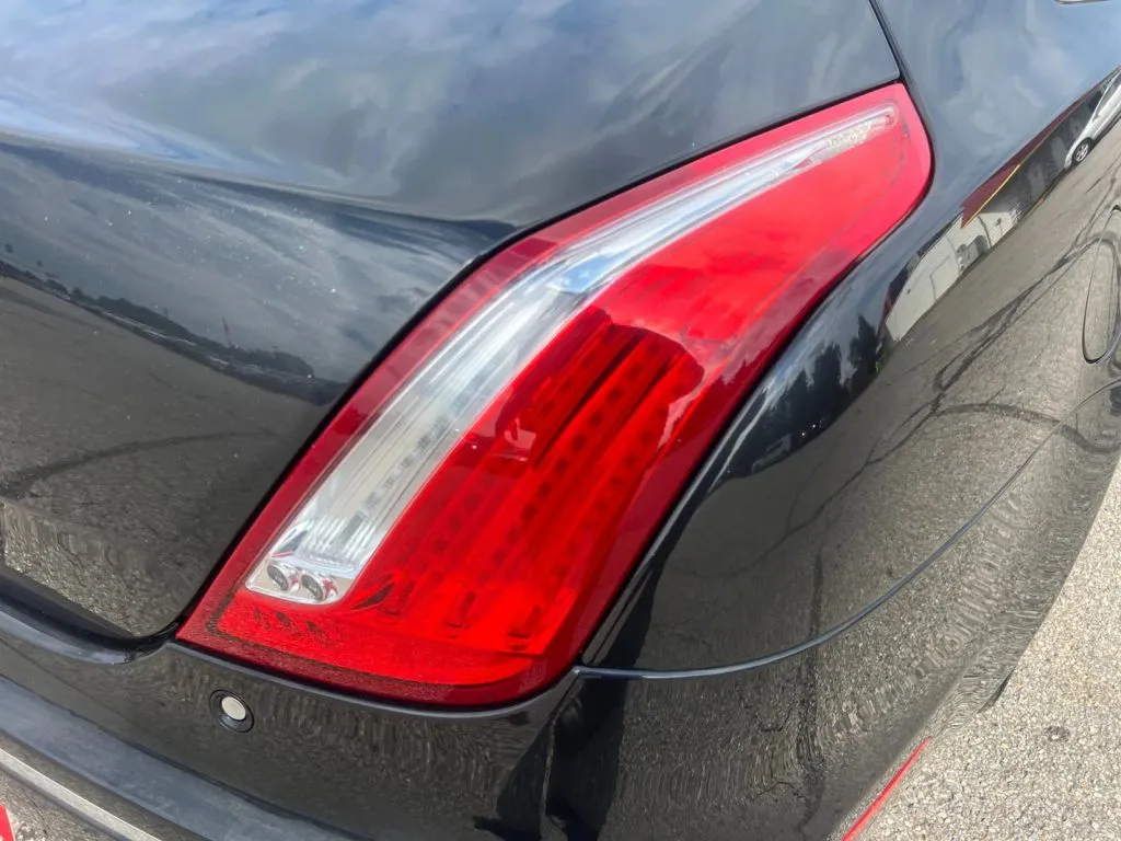 Jaguar XJ photo 32
