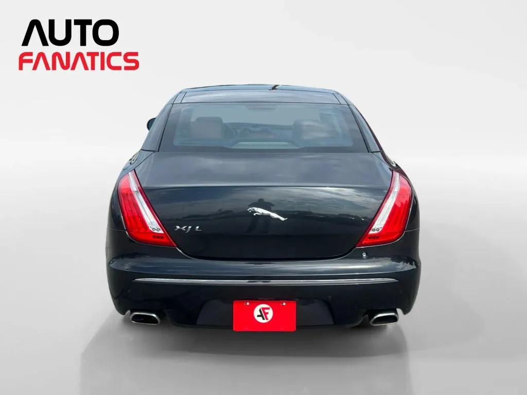Jaguar XJ photo 4