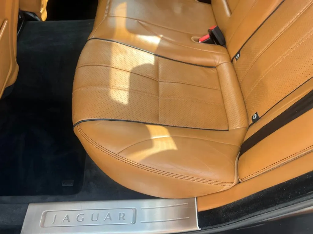 Jaguar XJ photo 23