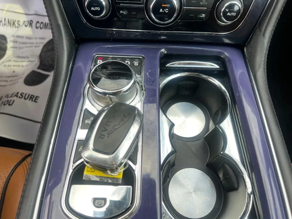 Jaguar XJ photo 37