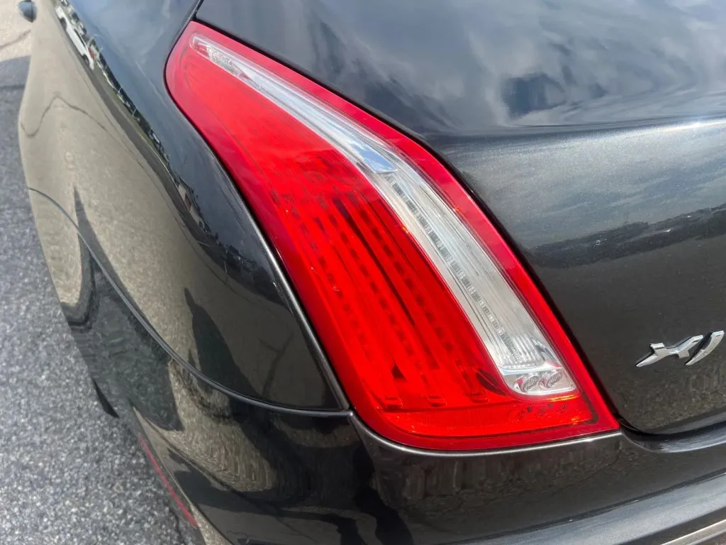Jaguar XJ photo 33