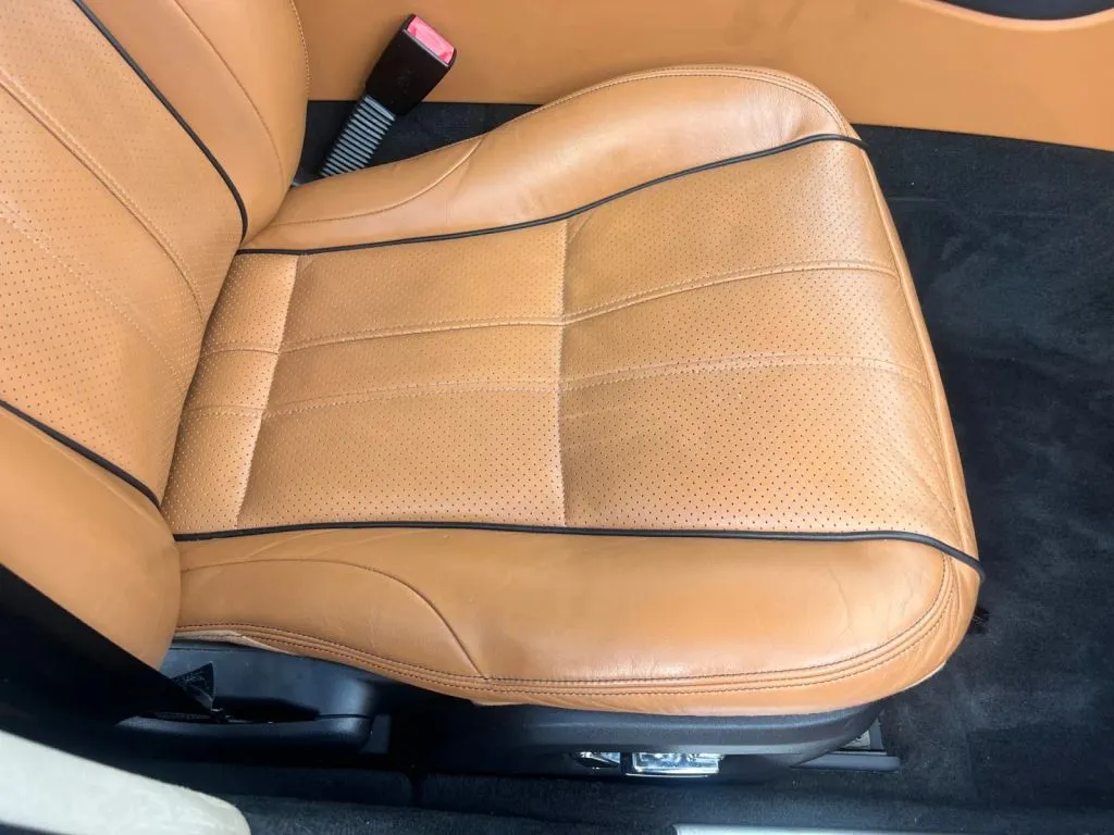 Jaguar XJ photo 16