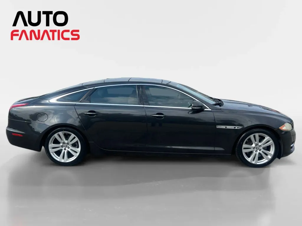 Jaguar XJ photo 7