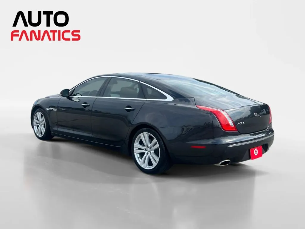 Jaguar XJ photo 3
