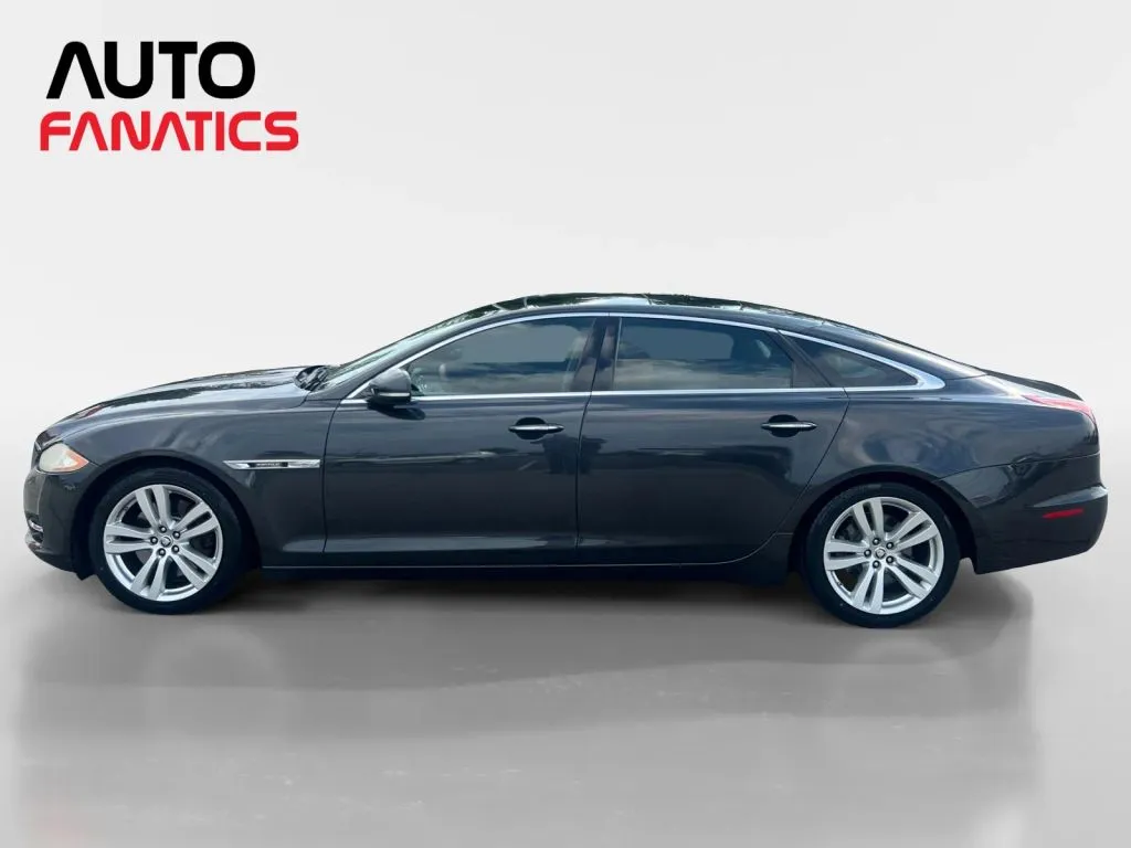 Jaguar XJ photo 2