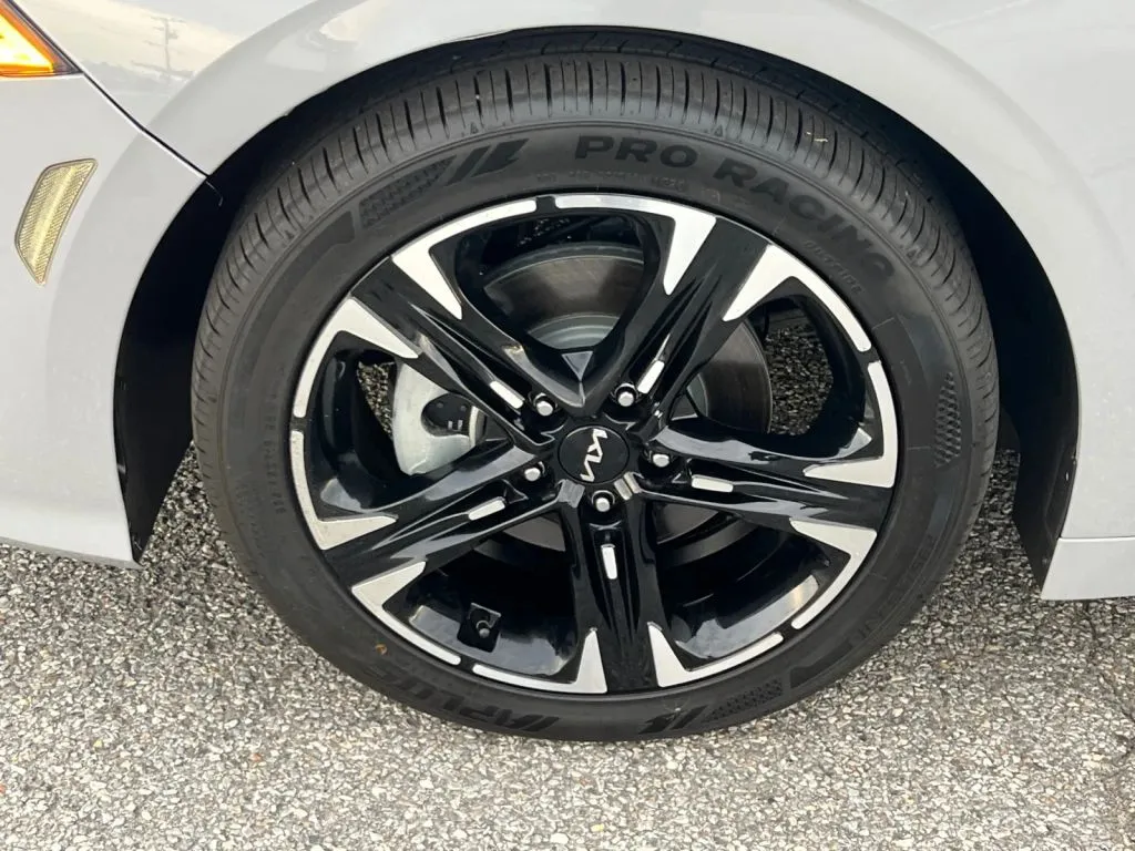 Kia K5 photo 27
