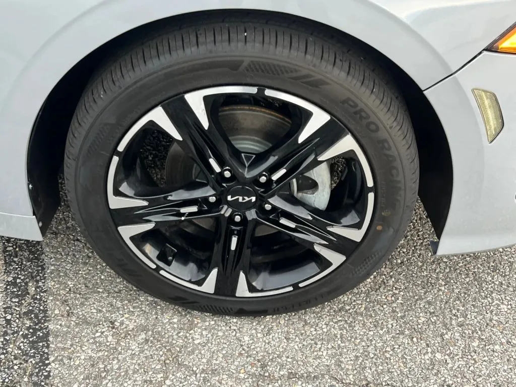 Kia K5 photo 31