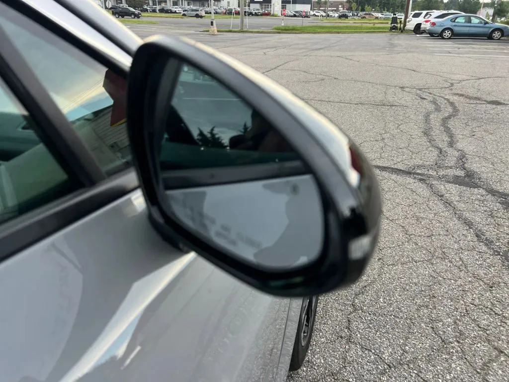 Kia K5 photo 32