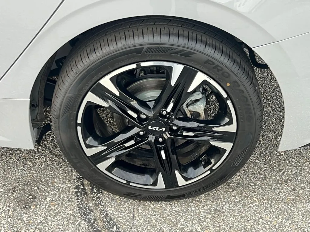 Kia K5 photo 36