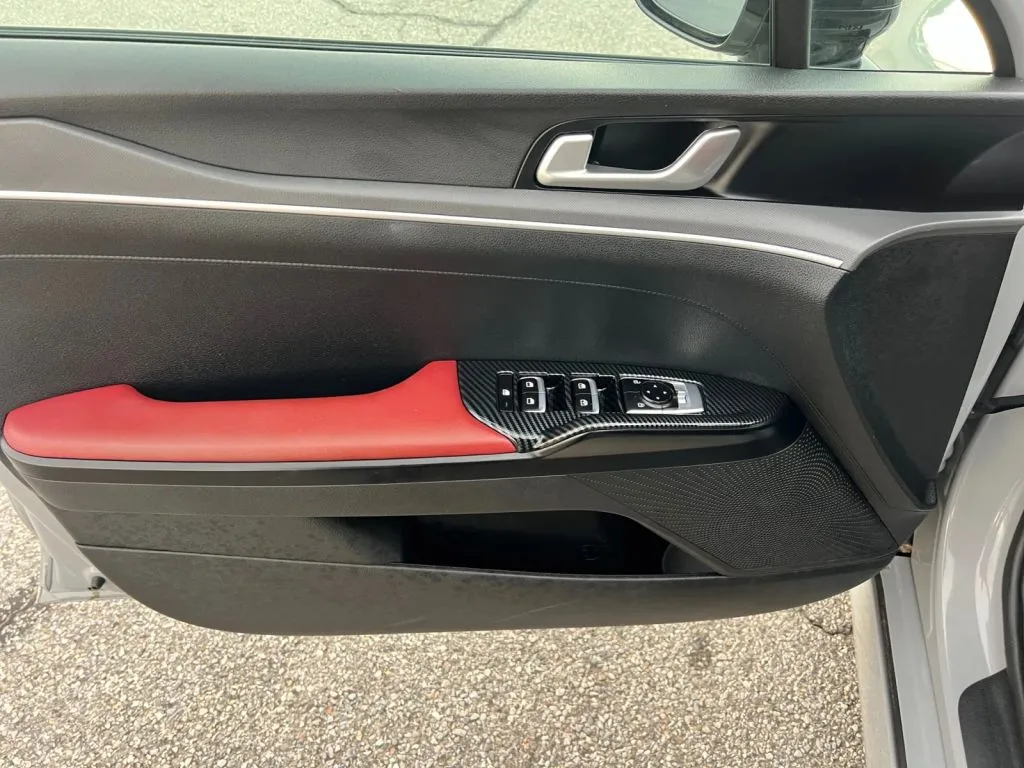 Kia K5 photo 23