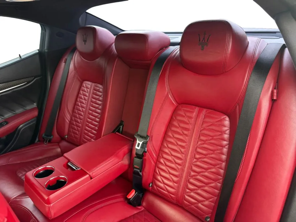 Maserati Ghibli photo 14