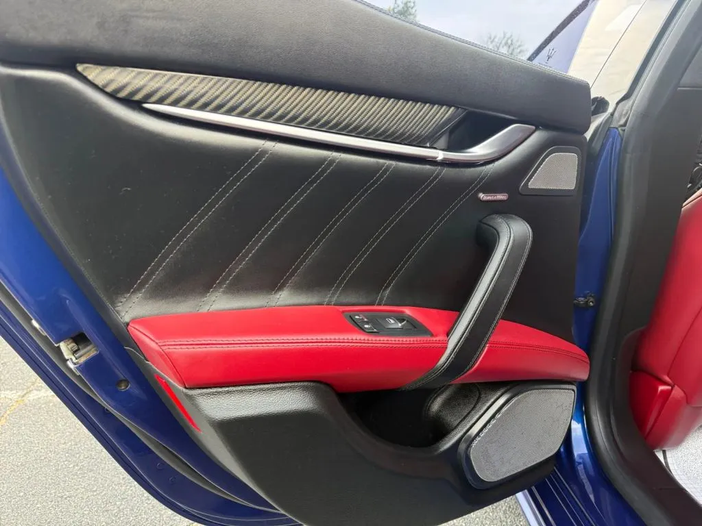 Maserati Ghibli photo 22