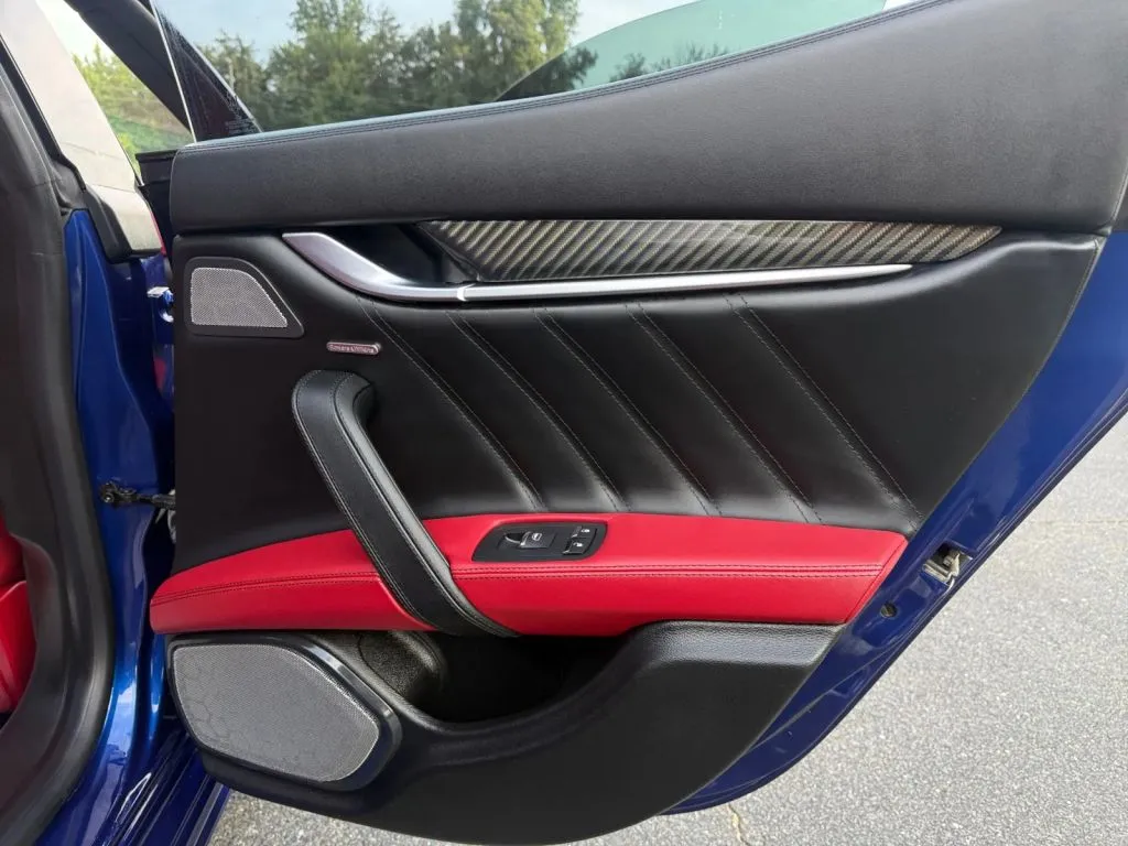 Maserati Ghibli photo 20