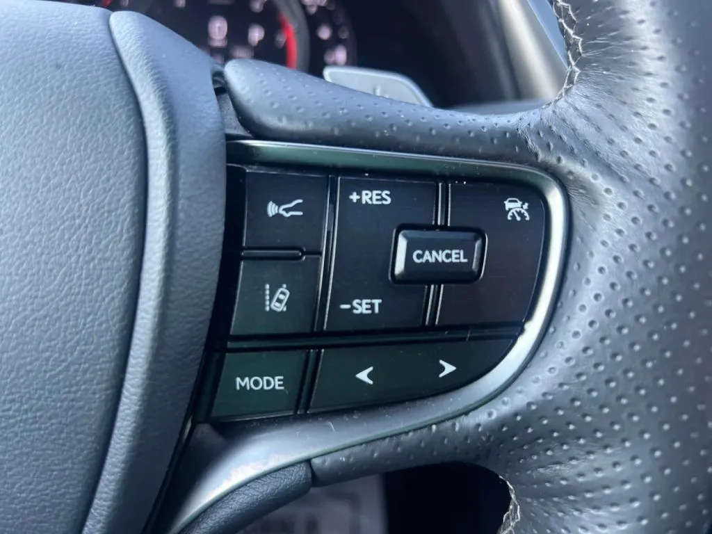 Lexus ES photo 40
