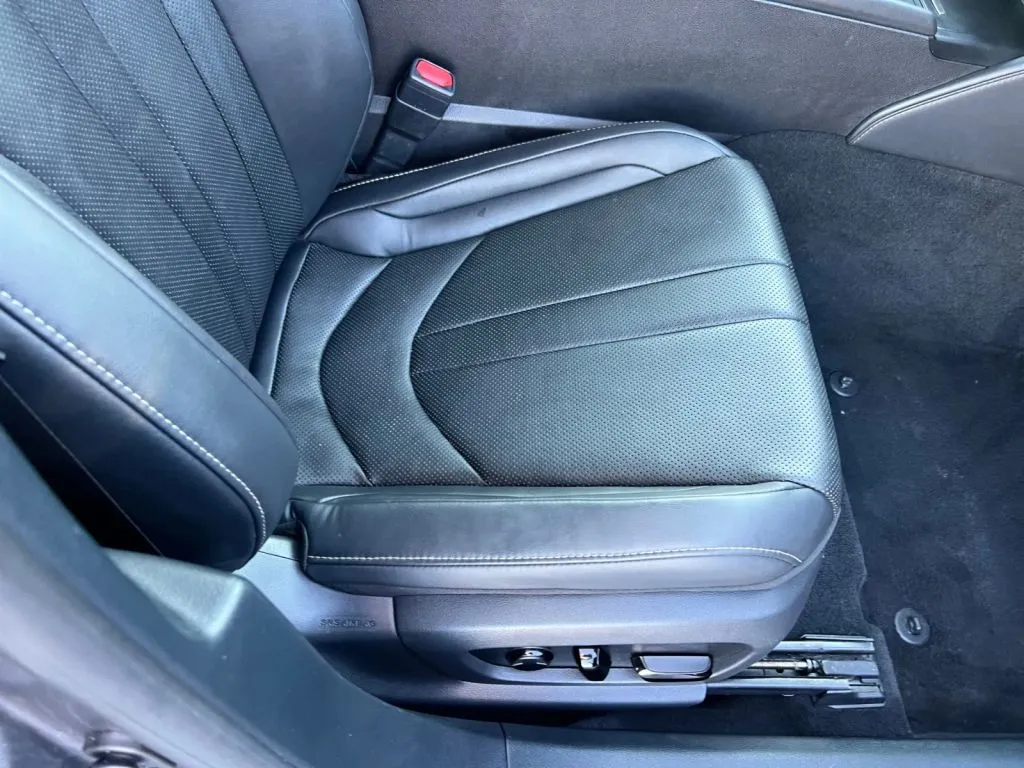 Lexus ES photo 17