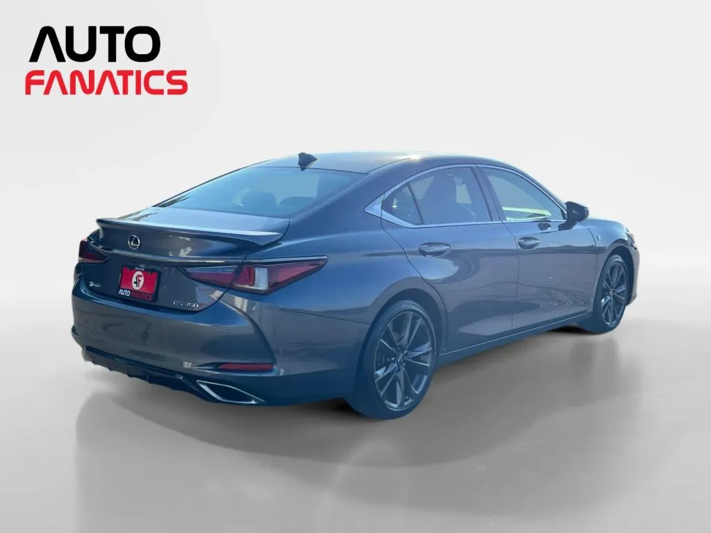 Lexus ES photo 6