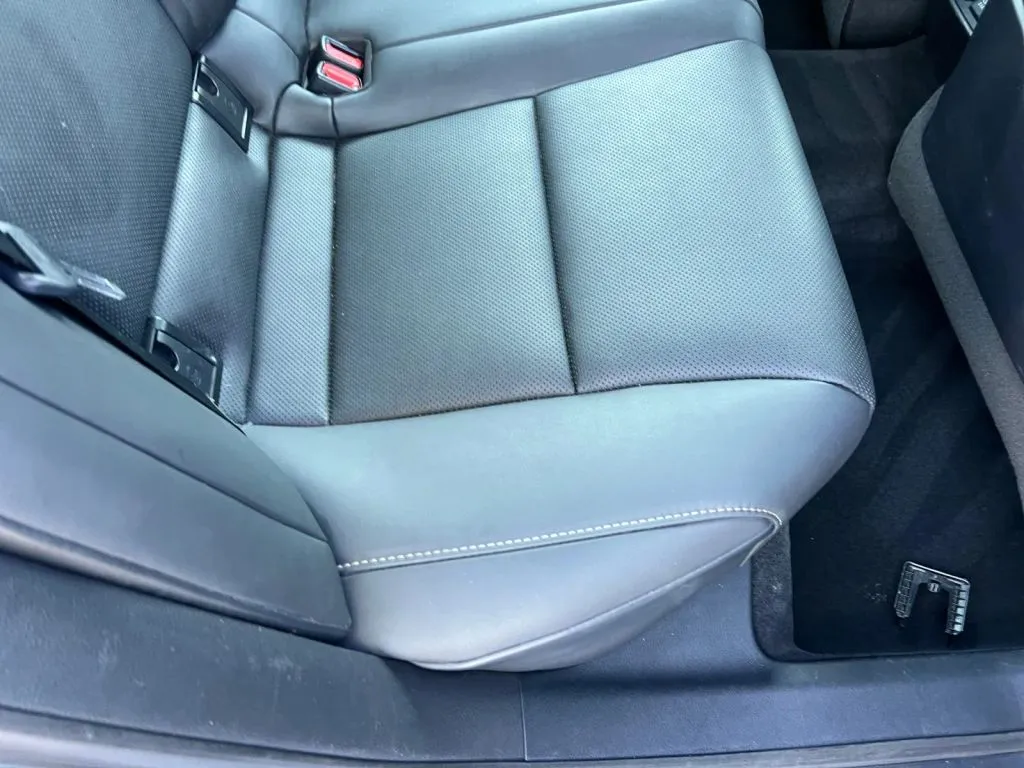 Lexus ES photo 20