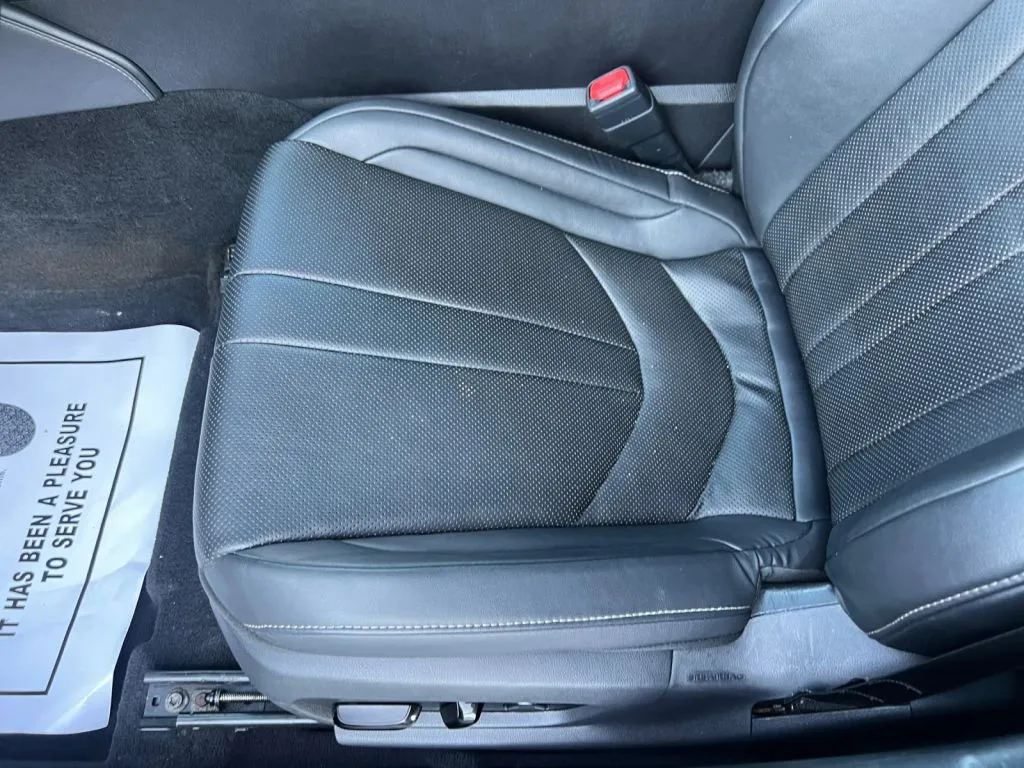 Lexus ES photo 24