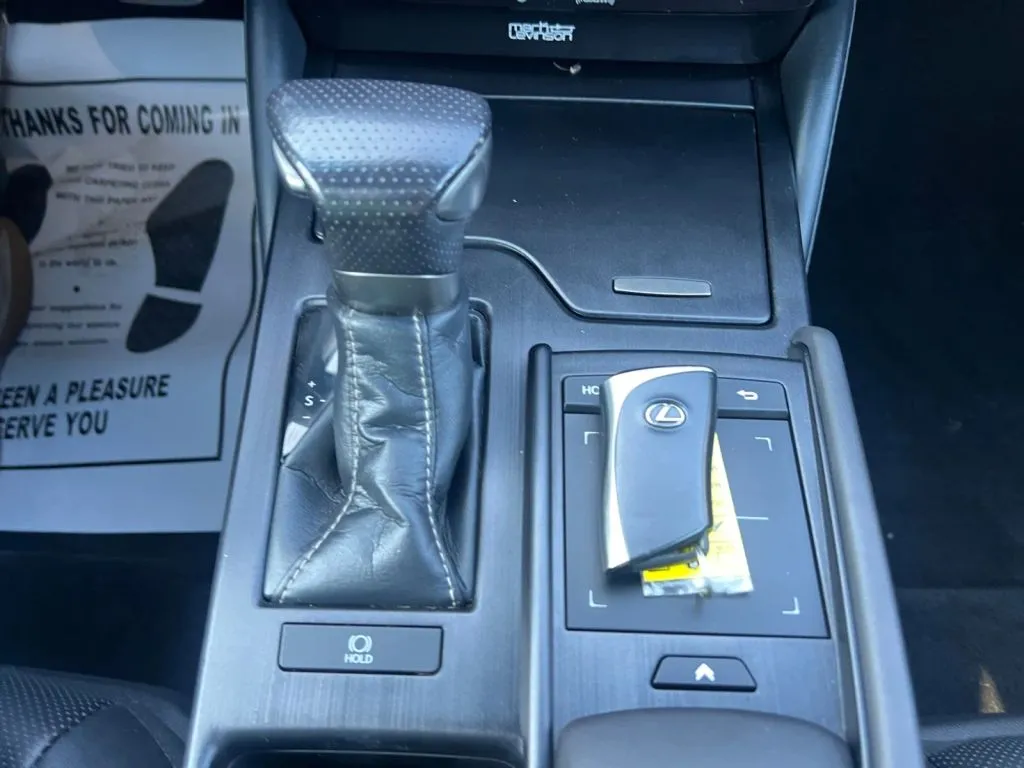 Lexus ES photo 38
