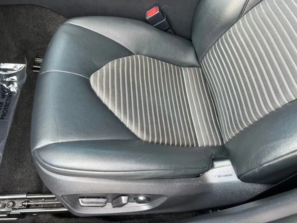 Toyota Camry photo 23