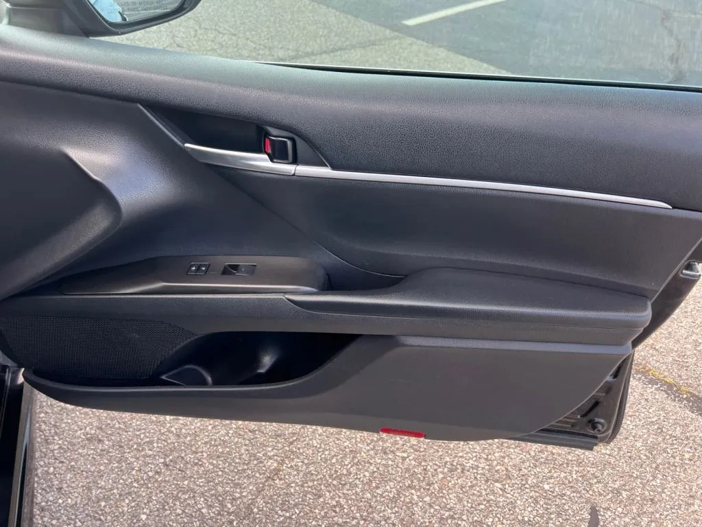 Toyota Camry photo 17