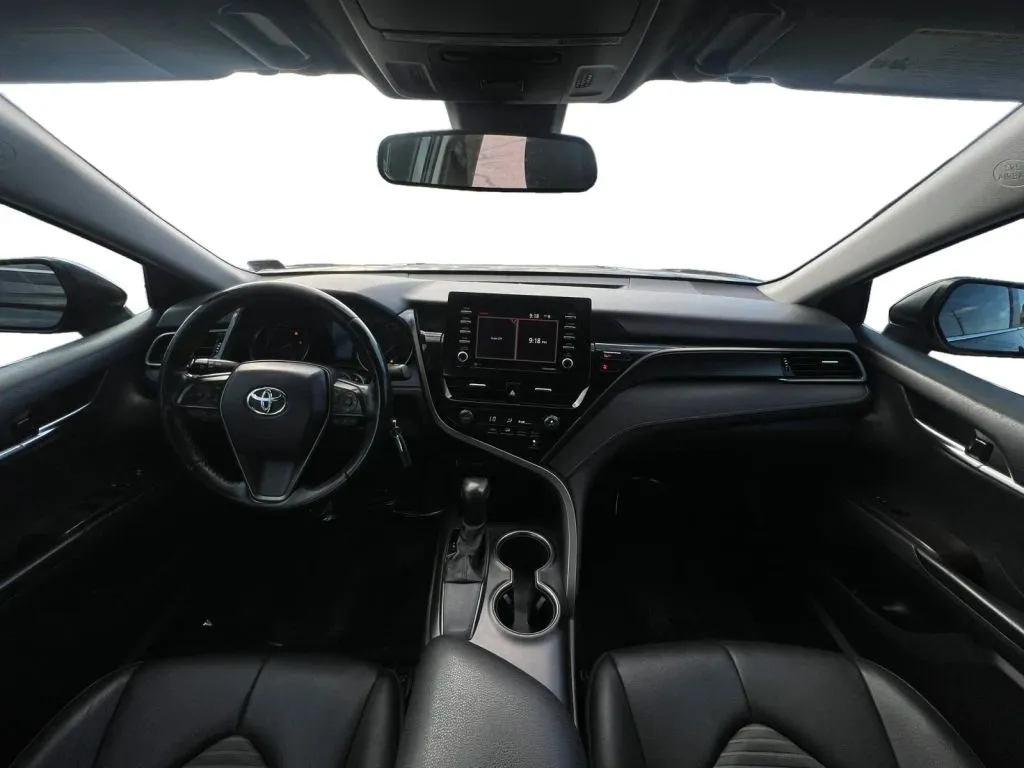 Toyota Camry photo 10