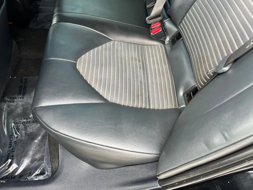 Toyota Camry photo 21