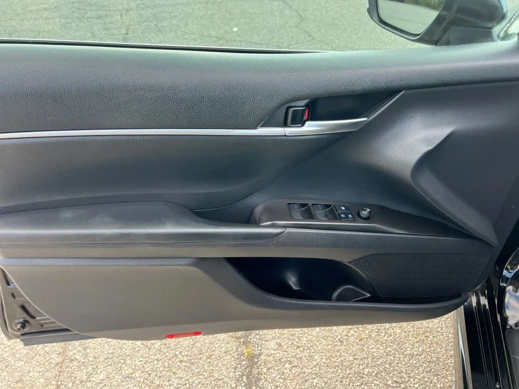 Toyota Camry photo 25