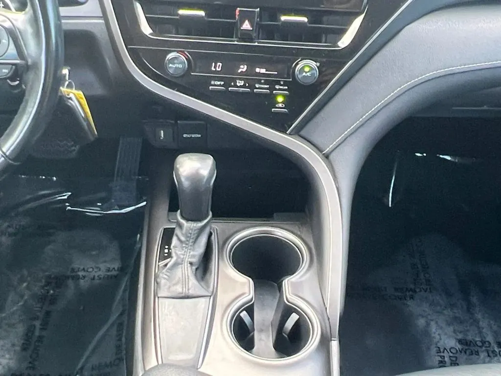 Toyota Camry photo 11