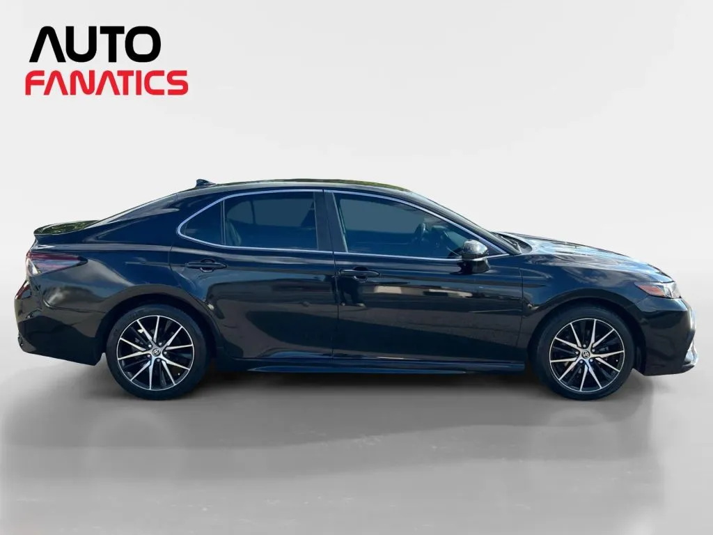Toyota Camry photo 6