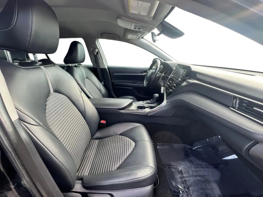 Toyota Camry photo 14